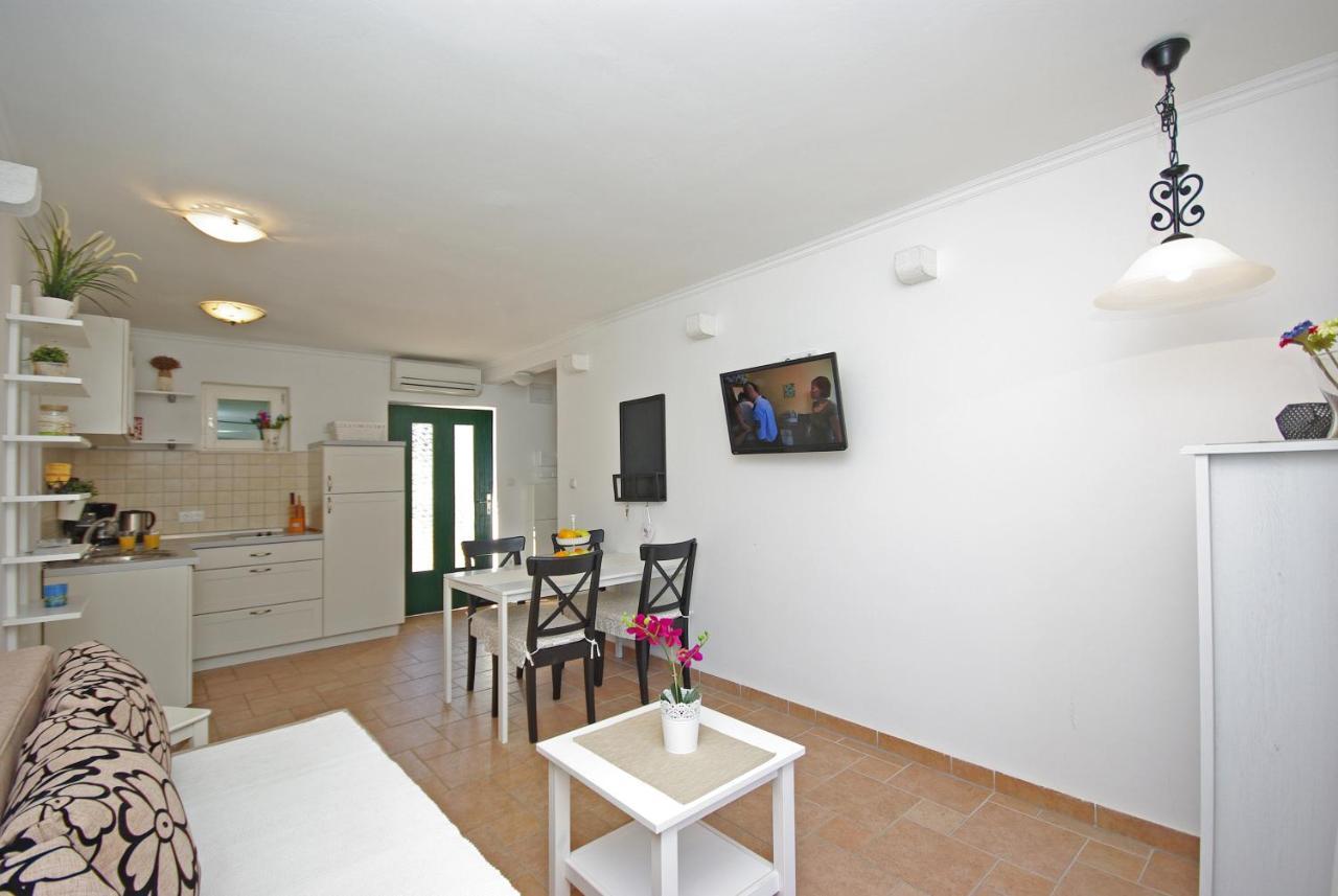 Steinhaus Dalmatien Apartment Podaca Exterior photo
