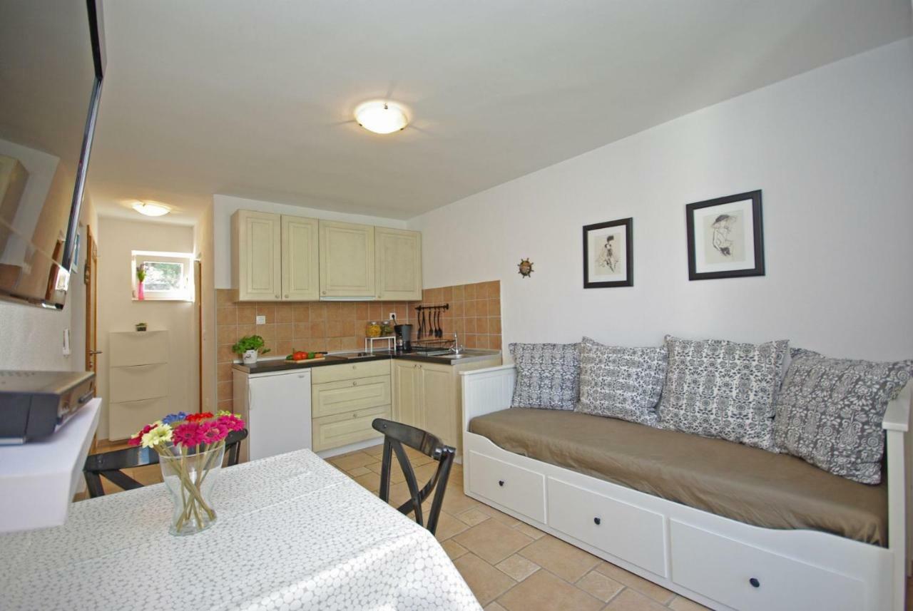 Steinhaus Dalmatien Apartment Podaca Exterior photo